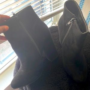 Black all purpose booties! Great for any occasion